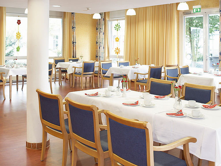Das einladende und stilvolle Restaurant im Pflegeheim Pullach