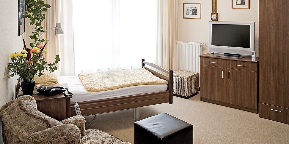 Pflegeheim Bruchkoebel - Ihr schönes Komfort-Zimmer im neuen Zuhause