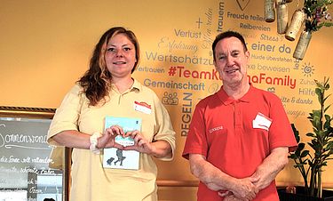 Sabrina Michalec und Egon Hornung absolvieren derzeit ein Praktikum im Kursana Domizil Nürtingen. 