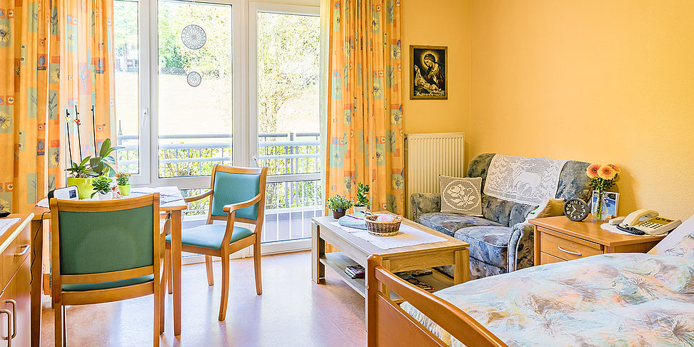 Pflegeheim Au in der Hallertau - Ihr schoenes Zimmer im neuen Zuhause