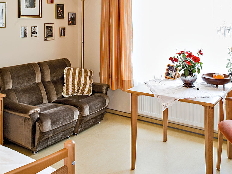 Pflegeheim Kaiserslautern - Ihr schoenes Zimmer im neuen Zuhause