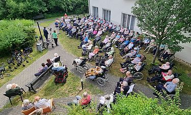 Gute Stimmung herrschte beim Sommerfest mit dem Tenor Alexander Voigt.