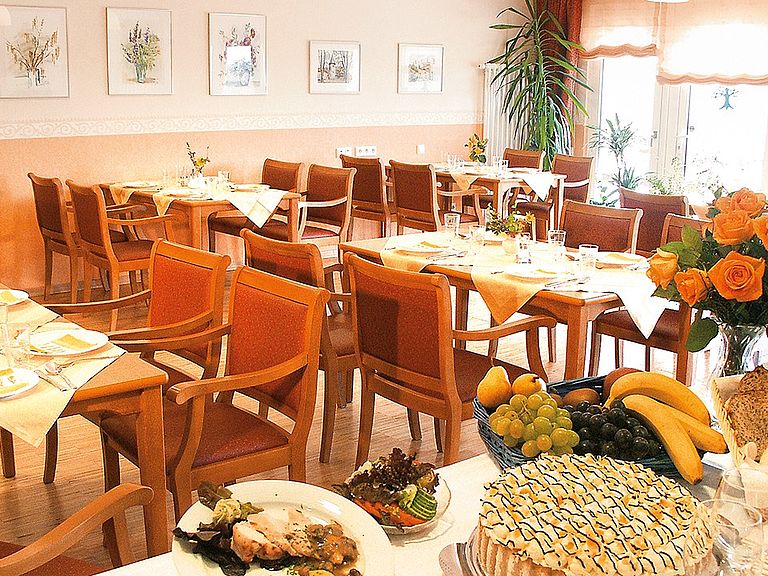 Das einladende und stilvolle Restaurant im Pflegeheim Kuenzell
