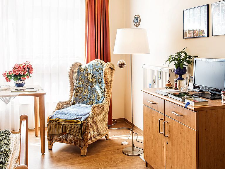 Ein schönes privates Zimmer im Kursana Pflegeheim Oststeinbek