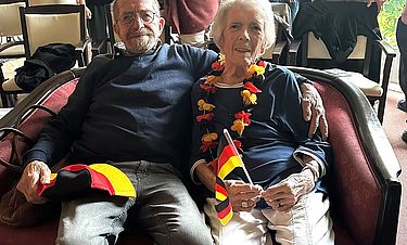 Dieter und Inge Starke fieberten beim WM-Auftaktspiel mit der deutschen Mannschaft. 