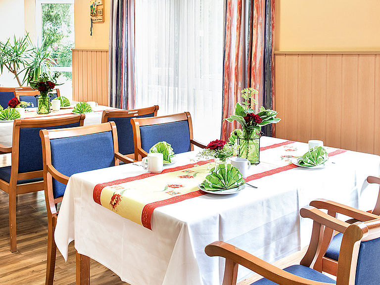 Das einladende und stilvolle Restaurant im Pflegeheim Bobingen