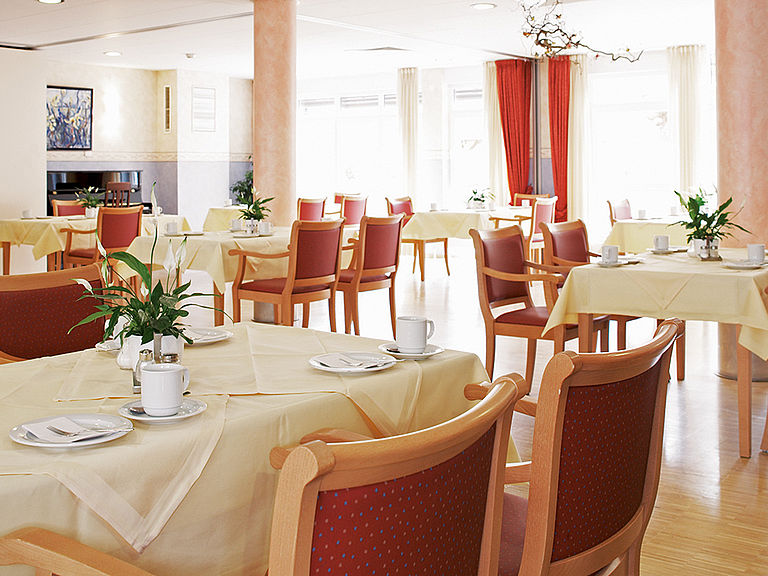 Das einladende und stilvolle Restaurant im Pflegeheim Gaggenau