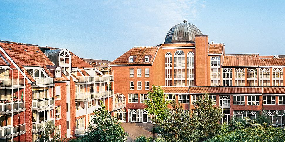 Betreutes Wohnen – Die Kursana Residenz Hamburg in der Frontalansicht