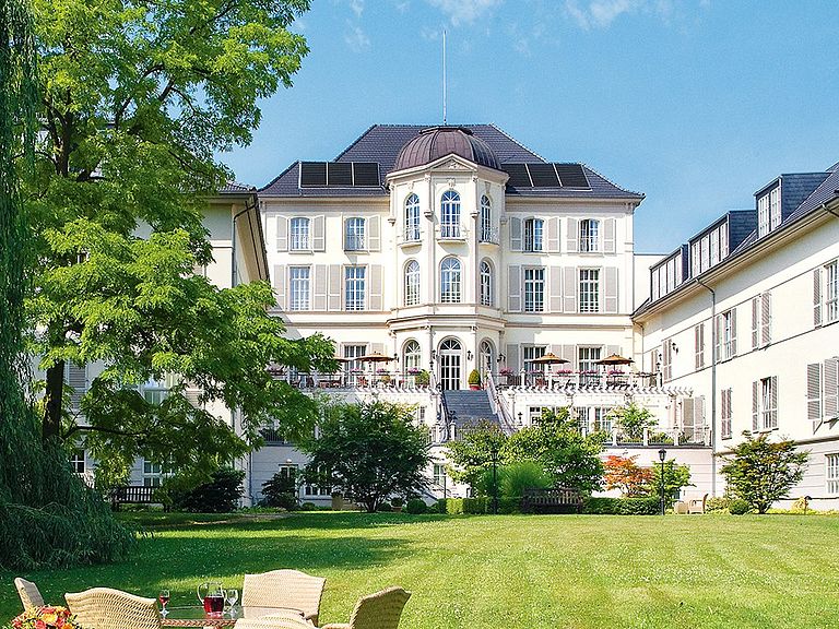 Herrschaftliches Ambiente in Bonn - im Seniorenheim der Extraklasse
