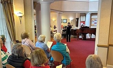 Beim Konzert der Jungen Streicherakademie Mainz in der Kursana Villa überzeugten die Nachwuchstalente mit Spielfreude und Virtuosität. 